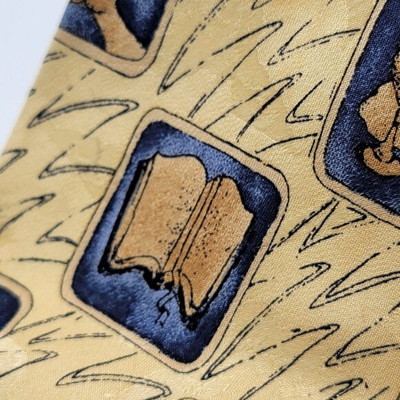 Religious-Themed Mens Tie W/ Praying Hands Grandfathercore Wide - Picture 6 of 9